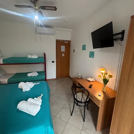 Dream Hotel 2*